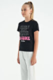 Siyah O Yaka Yazı Baskılı Rahat Form Kısa Kollu Cropped Kız Çocuk T-Shirt - 75118 | 11-12 Yaş
