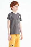 Koyu Gri Baskı Detaylı O Yaka Standart Kalıp Erkek Çocuk T-Shirt - 11131 | 4-5 Yaş