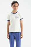 Ekru Minimal Yazı Baskılı O Yaka Rahat Form Kısa Kollu Kız Çocuk T-Shirt - 75110 | 12-13 Yaş