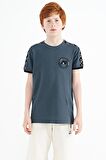 Orman Yeşili Omuz Baskı Detaylı Standart Kalıp O Yaka Erkek Çocuk T-Shirt - 11121 | 10-11 Yaş
