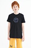 Lacivert Nakış İşleme Detaylı O Yaka Standart Kalıp Erkek Çocuk T-Shirt - 11115 | 8-9 Yaş