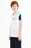 Beyaz Renk Bloklu Omuz Garni Detaylı Standart Kalıp Erkek Çocuk T-Shirt - 11155 | 14-15 Yaş