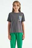 Koyu Gri Ön Arka Çok Renkli Baskılı Oversize Kısa Kollu Kız Çocuk T-Shirt - 75117 | 8-9 Yaş