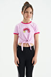 Pembe Baskı Detaylı O Yaka Çok Renkli Bağlama Detaylı Kız Çocuk T-Shirt - 75113 | 8-9 Yaş
