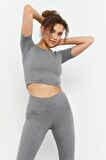 Gri Melanj Kısa Kollu Dar Kalıp O Yaka Kadın Crop Top - 97149 | L