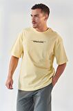 Sarı Yazı Baskılı O Yaka Erkek Oversize T-Shirt - 87984 | L