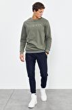 Çağla Yazı Nakışlı O Yaka Rahat Form Erkek Sweatshirt - 88020 | S