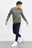 Çağla Yazı Nakışlı O Yaka Rahat Form Erkek Sweatshirt - 88020 | S