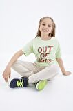 Açık Yeşil Oversize Yazı Baskılı O Yaka Düşük Omuz Kız Çocuk T-Shirt  - 75028 | 8-9 Yaş