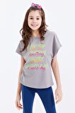 Gri Oversize Renkli Yazı Baskılı O Yaka Kız Çocuk T-Shirt - 75029 | 9-10 Yaş