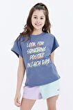 Petrol Oversize Renkli Yazı Baskılı O Yaka Kız Çocuk T-Shirt - 75029 | 7-8 Yaş