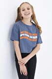 Petrol Oversize Renkli Yazı Baskılı Düşük Omuz O Yaka Kız Çocuk Crop T-Shirt  - 75038 | 7-8 Yaş