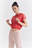 Nar Cıcegı Kapüşonlu Yazı Baskılı Beli Lastikli Bürümcük Kumaş Kadın Crop Top T-Shirt  - 97230 | XL