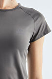 Koyu Gri Sırt Pencereli Kısa Kol Standart Kalıp O Yaka Kadın T-Shirt - 97101 | S
