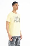 Sarı Yazı Baskılı O Yaka Standart Kalıp Erkek T-Shirt - 88199 | S