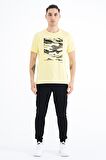Sarı Desen Baskılı O Yaka Standart Kalıp Erkek T-Shirt - 88232 | L