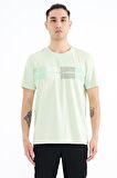 Açık Yeşil Minimal Yazı Baskılı Standart Kalıp Erkek T-Shirt - 88182 | S