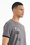 Koyu Gri Baskı O Yaka Detaylı Standart Form Erkek T-shirt - 88216 | L