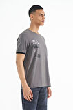 Koyu Gri Baskı O Yaka Detaylı Standart Form Erkek T-shirt - 88216 | XL