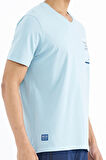Açık Mavi Baskı Detaylı  V Yaka Standart Kalıp Erkek T-Shirt - 88186 | S