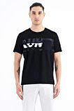 Siyah Ön Cep Detaylı Baskılı Standart Kalıp Erkek T-Shirt - 88200 | S