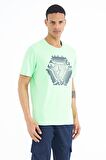 Neon Yeşil Desen Baskılı Standart Kalıp Erkek T-Shirt - 88231 | XL