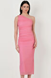 Falchetto Tek Omuz Yanı Büzgülü Midi Abiye Elbise PEMBE