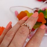 Kuyumcudukkani Yarım Sıra Taşlı ZigZag Trend Yüzük-10345-R-W