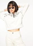 Kırık Beyaz Kadın Dik Yaka Loose Fit Baskılı Sweatshirt D3WL-SWT14