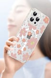 Fuchsia iPhone 15 Pro Max ile Uyumlu Floral Kablosuz Şarj Özellikli Kapak - Beyaz