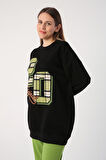 Siyah-Oversize Ekose Aplike Nakışlı Sweatshirt