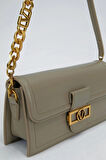 Kapaklı Logo ve Zincir Detaylı Kadın Şık Omuz Çantası LV930239 Gri