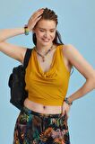 Lastikli Kolsuz Degaje Yaka Şık Crop Bluz