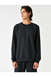 Basic Sweatshirt