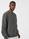 Basic Dokulu Sweatshirt Bisiklet Yaka
