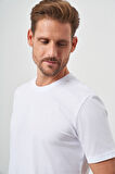  Erkek Beyaz Basic Bisiklet Yaka Dynamic Fit Rahat Kesim T-Shirt