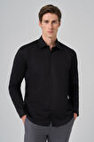  Erkek Siyah Dynamic Fit Sert Yaka Gömlek