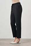 Beli Lastik Bağcıklı Siyah Pantolon