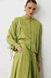 Fıstık Yeşili Mizalle Hakim Yaka Piliseli Şifon Kısa Yeşil Gömlek