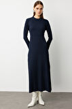 Mizalle Volanlı Etekli Yuvarlak Yaka Lacivert Kaşkorse Uzun Triko Elbise