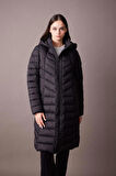 DeFactoFit Su İtici Uzun Şişme Mont Parka Kapüşonlu Slim Fit Dar Kesim Kapitoneli Fermuarlı Cepli A1556AX23WNBK81