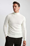 DeFacto Slim Fit Dar Kesim Yarım Balıkçı Yaka Basic Düz Triko Kazak R1127AZ23WNER100