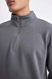 DeFacto Comfort Regular Fit Rahat Kalıp Fermuarlı Dik Yaka Basic Düz Sweatshirt X7405AZ24SPGR439