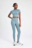DeFactoFit Crop Bisiklet Yaka Sporcu Seamless Kısa Kollu Tişört B4568AX24SPGN1191