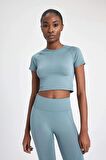 DeFactoFit Crop Bisiklet Yaka Sporcu Seamless Kısa Kollu Tişört B4568AX24SPGN1191