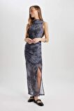 DeFacto Bodycon Vücudu Saran Dik Yaka Yırtmaçlı Batik Tül Kolsuz Maxi Elbise C3063AX24SPAR58
