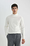 DeFacto Slim Fit Dar Kesim Yarım Balıkçı Yaka Basic Düz Triko Kazak R1127AZ24SPER100
