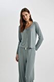 DeFacto Regular Fit V Yaka Casual Uzun Kollu Pijama Üstü-Fall in Love C4483AX24SPBE801