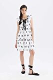 DeFacto Lug Von Siga x DeFacto Bodycon V Yaka Desenli Brode Kolsız Mini Elbise B2343AX24SMWT34