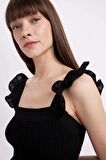 DeFacto Fitted Kare Yaka Siyah Krinkıl Kumaş Kolsuz Bluz D3089AX24SMBK81